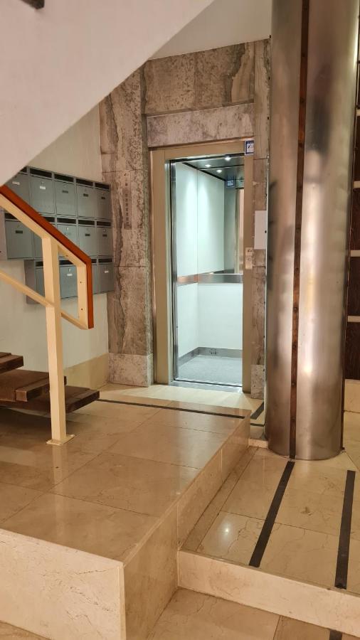 דירות ולנסיה Apartamento Tiziano Mercado Central מראה חיצוני תמונה