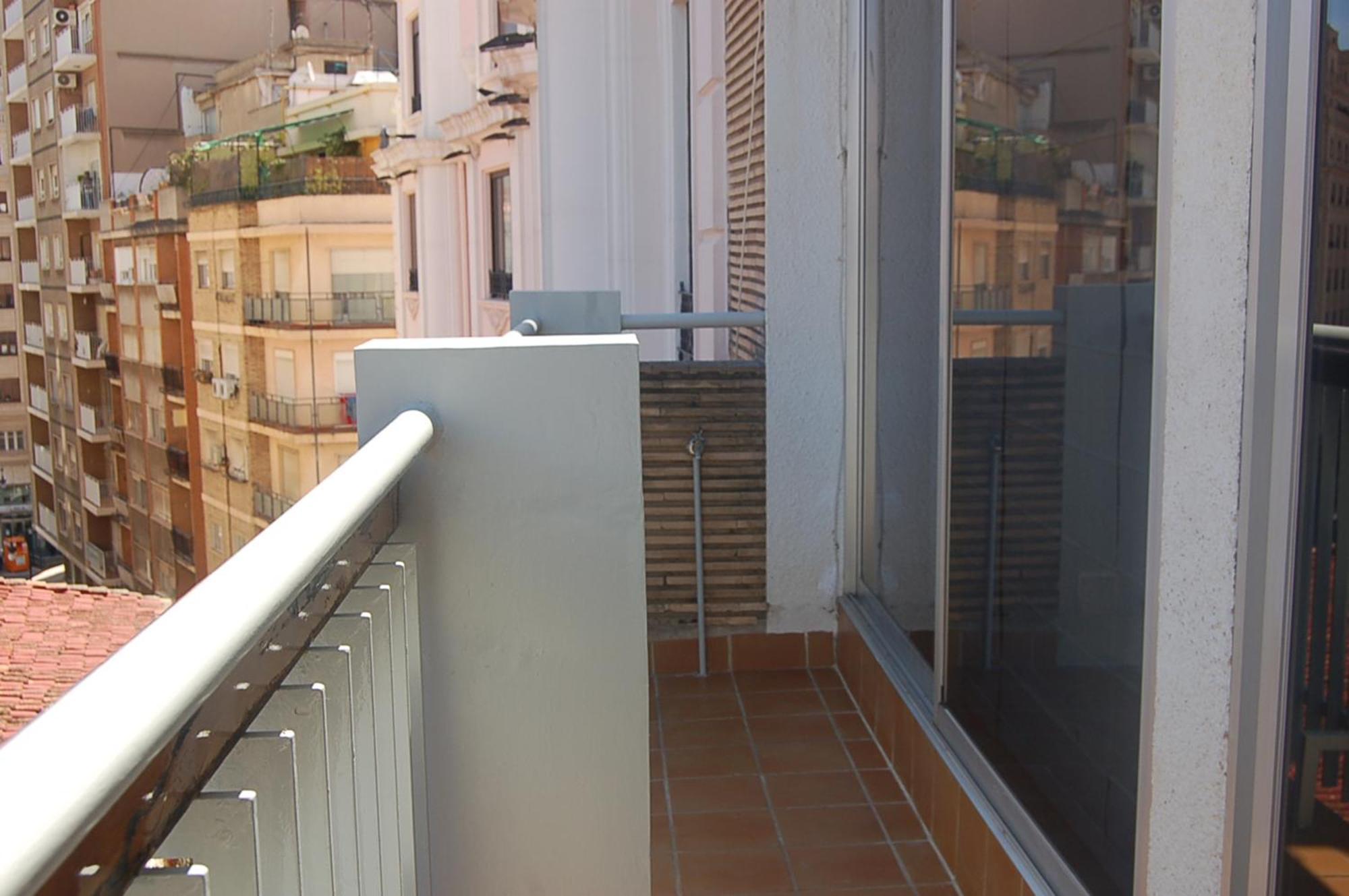 דירות ולנסיה Apartamento Tiziano Mercado Central מראה חיצוני תמונה